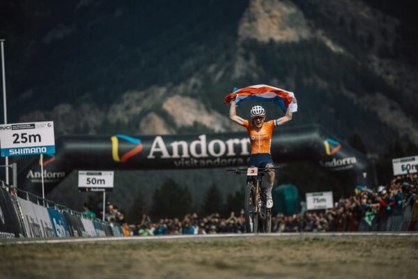 Succes van Bar End Leden op Wereldkampioenschap Mountainbike (XCO)